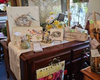 Drop Leaf Sideboard 
Bird Decor