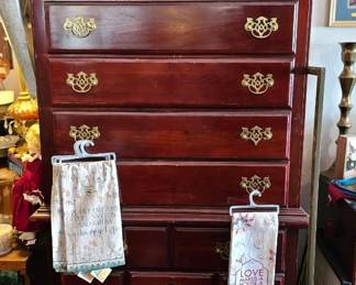 Queen Anne Chest of Drawers 