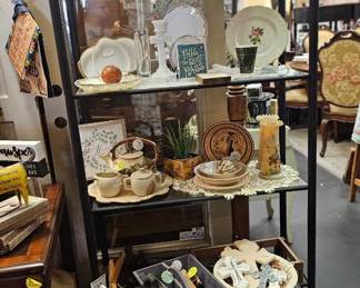 Tall Shelf
Milk Glass 