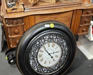 Sewing Machine
Clock