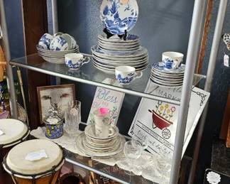 Shelf
China Sets