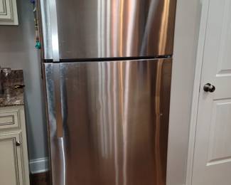 2016 Kenmore stainless refrigerator 