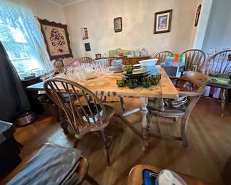 Wooden table with 3 leafs and chairs