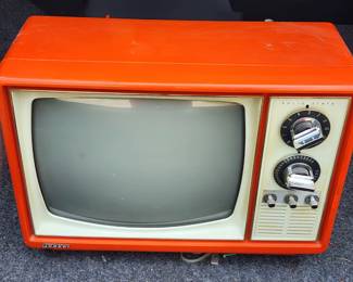 Retro Quasar Solid State Orange TV