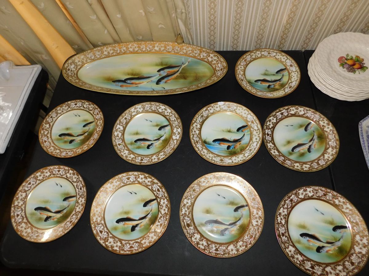 Awesome porcelain fish plates