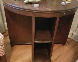 Round Art Deco Oak Table