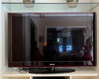 29. Samsung TV (31")