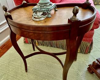 58. Kidney Shape End Table (25" x 17" x 28")