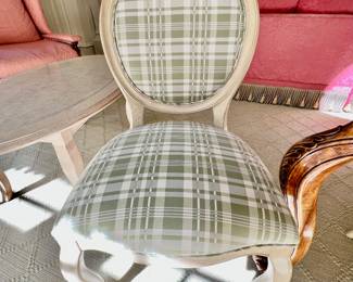 71. Set of 4 Side Chairs (24" x 20" x 40")