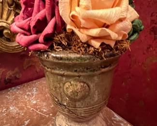 79. Provence Urn w/ Dried Flowers (10")