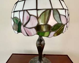 186. Tiffany Style Lamp (19"h)