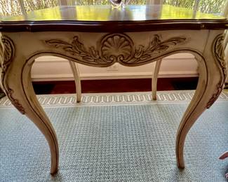 109. Carved Accent Table w/ Cabriole Legs (28" x 28" x 26")