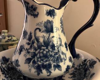 blue & white pottery