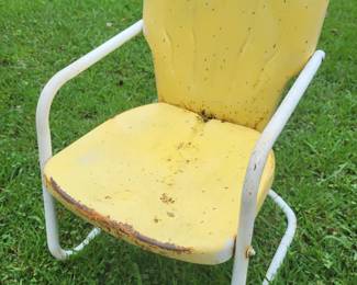 Vintage yellow metal lawn chair - $60