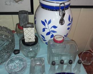 Vintage Log Cabin Bottle & Kitchen Choppers