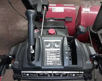 Craftsman Snowblower (Zero Turn, 26 Inch Clearing Width, Electric Start, 4 Way Chute Control)