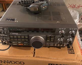 Ham Radio equipment LOTS of stuff and books on Ham radio