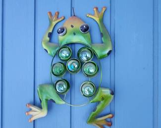 wall frog