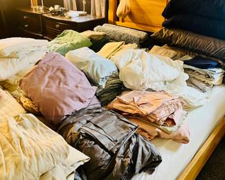 Loads of nice linens and towels—queen size sheets and about 80 pillowcases