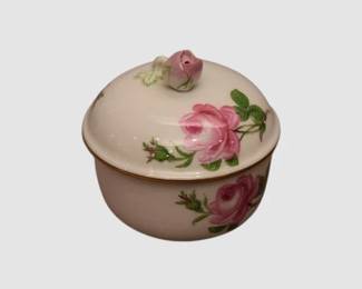 11. Meissen Carl Reichert Porcelain Sugar Bow with lid