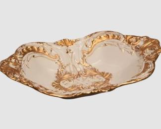 25. Meissen Gold and White Serving Dish