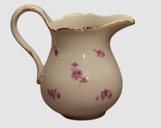 32. Meissen Creamer