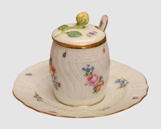 38. Meissen Mustard Jar with a Spoon in HandPainted Porcelain with Flowers