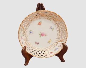 46. Meissen Porcelain Plate Reticulated Hand Painted Flowers Gold Trim