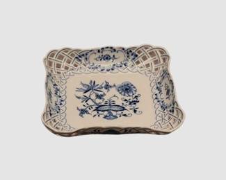 78. Meissen Blue Onion Dish