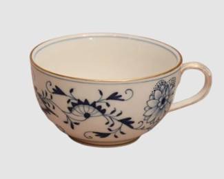 91. Meissen Blue Onion Tea Cup