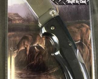 New Hunting Knife w/ gut hook 