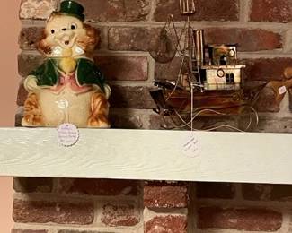 Vintage McCoy Brush Squirrel cookie jar