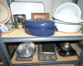 Vintage Enamel Ware, Baking pans