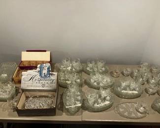 Vintage 8 pc snack set (6 full sets) Many individual cups and plates