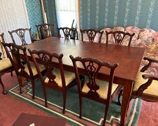 Dining table & 10 chairs 