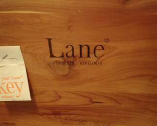 LANE CEDAR CHEST GREAT DETAIL ON LEGS