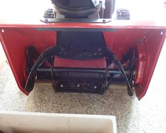 TORO 1000 SNOW SERIES - SNOWMASTER 724 ZXR PERSONAL PACE  MODEL 36001  SNOW BLOWER