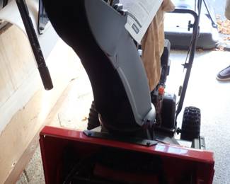 TORO 1000 SNOW SERIES - SNOWMASTER 724 ZXR PERSONAL PACE  MODEL 36001