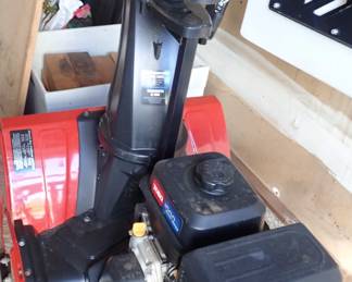 TORO 1000 SNOW SERIES - SNOWMASTER 724 ZXR PERSONAL PACE  MODEL 36001