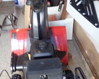 TORO 1000 SNOW SERIES - SNOWMASTER 724 ZXR PERSONAL PACE  MODEL 36001