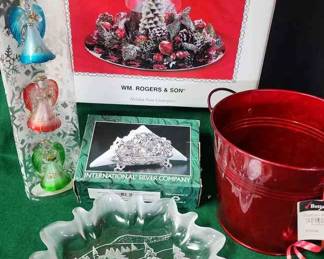 Assoeted Holiday Decor 