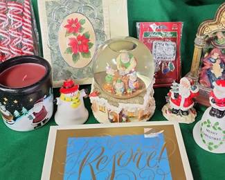 Assorted Holiday Dcor  2 Boxes New Holiday Greeting Cards