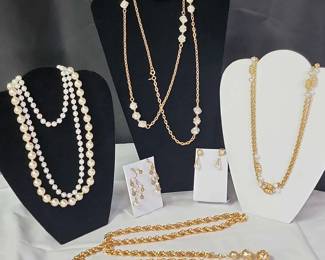 Assorted Vintage Costume Jewelry Pearl Gold Accents