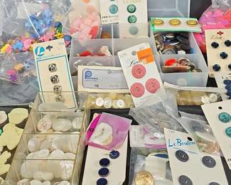Huge Lot Of Grandmas Vintage Buttons
