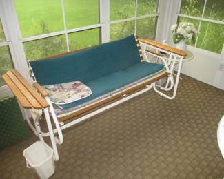 swinging bench, patio bench