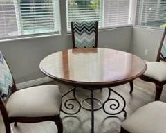 WOOD AND METAL  ROUND TABLE WITH FOUR CHAIRS  EXCELLENT CONDITION