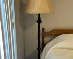 METAL FLOOR LAMP