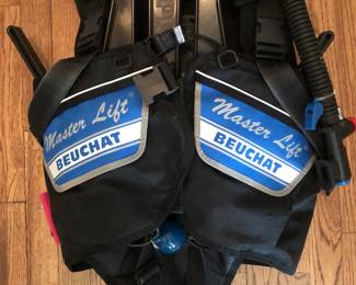 LOTS of men's and women's scuba diving equipment by Mobby's, Henderson and more.