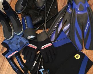 LOTS of men's and women's scuba diving equipment by Mobby's, Henderson and more.