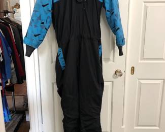 LOTS of men's and women's scuba diving equipment by Mobby's, Henderson and more.